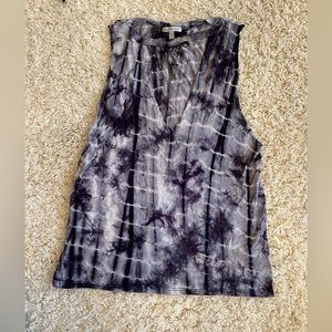 Xtra small black & grey sleeveless blouse